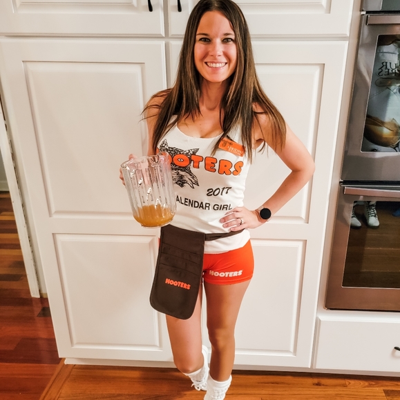 Hooters Brown Pouch Uniform Costume - Picture 2 of 2
